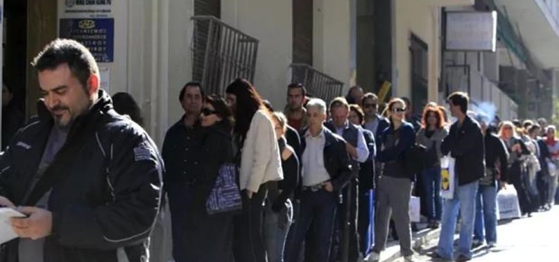 GREECE SEES FALL IN UNEMPLOYMENT