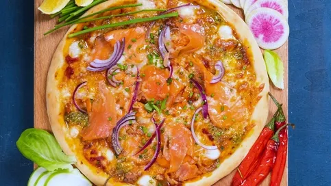 Somon Fümeli Pizza