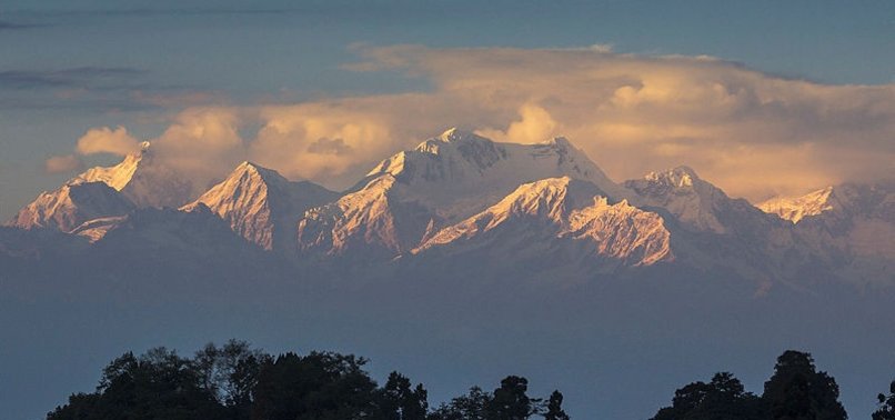 INDIAN CLIMBER DIES ON HIMALAYAN PEAK