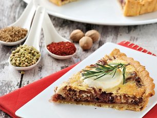 Baharatlı ve Kırmızı Soğanlı Tart