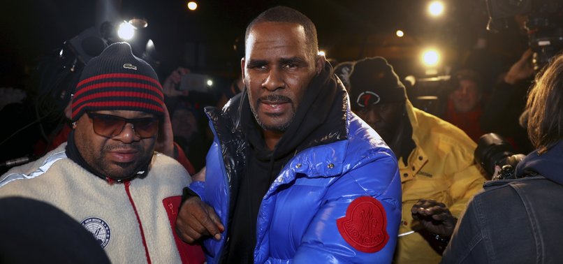 R. KELLY ORDERED JAILED ON $1M BOND AT CHICAGO HEARING