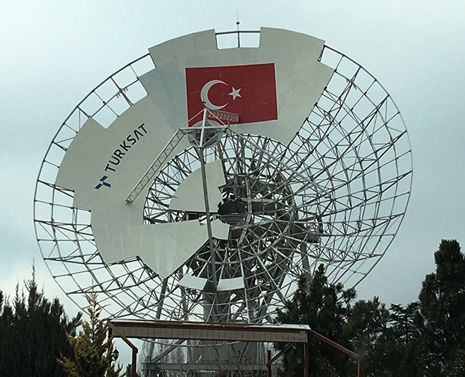 Karanlık geceyi milli direnişle aydınlatan milletimize selam olsun