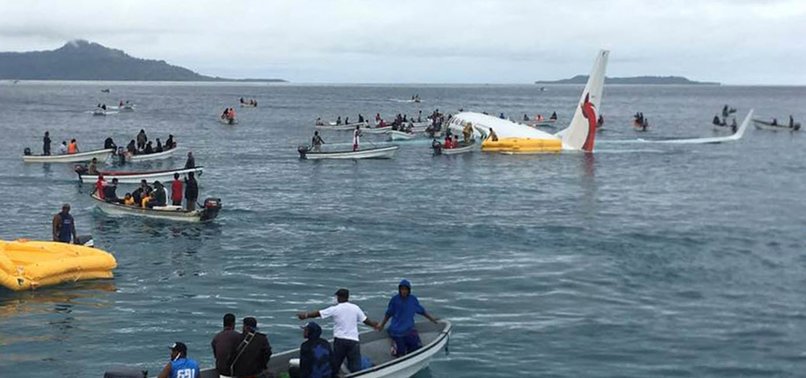 EVERYBODY ON PLANE SURVIVES CRASH LANDING IN PACIFIC LAGOON