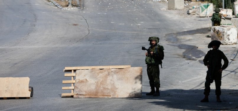 ISRAELI ARMY SHOOTS DEAD 1 PALESTINIAN, INJURES 2 OTHERS NEAR HEBRON CITY