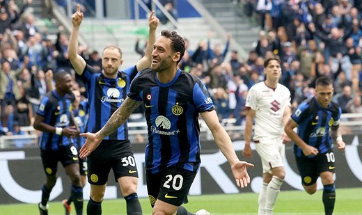 Inter ease to win over Torino in party atmosphere
