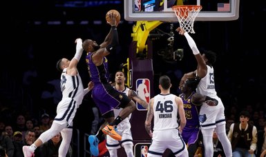 NBA roundup: Lakers rally, end Grizzlies' 11-game win streak