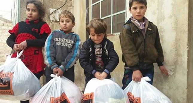 Yetimler gülsün diye