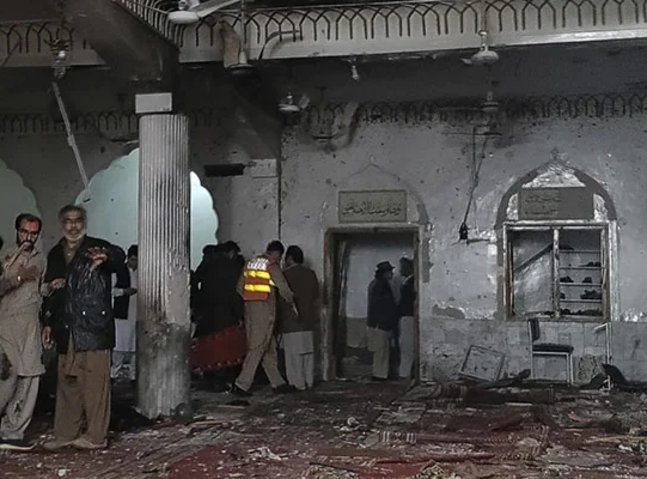 Worshippers killed in Pakistan mosque blast: hospital and police