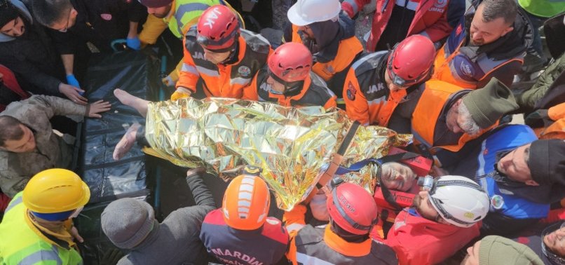 60-YEAR-OLD MAN RESCUED FROM RUBBLE 104 HOURS AFTER QUAKES IN TÜRKIYE
