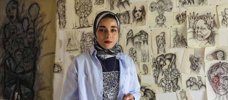 Filistinli sanatçı eserleriyle Gazze’de yaşayanların sıkıntılarını anlatıyor