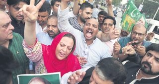 Pakistan’da FETÖ usulü yargı darbesi