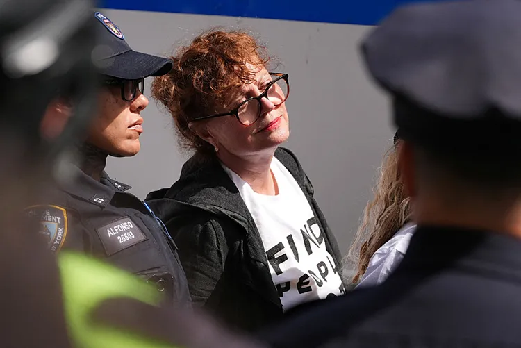 New York protesters demand Netanyahu face war crimes charges outside UN headquarters