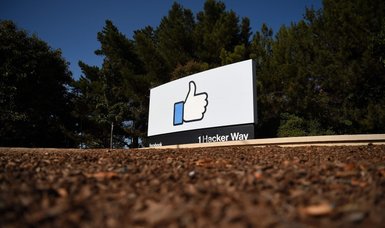 Facebook losts daily users for the first time in its history