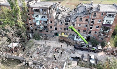 Russian missile strike on apartment building in Ukraine leaves 5 dead