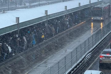 İstanbul’da Kar Yağışı: Trafik Felç, Ulaşım Durdu