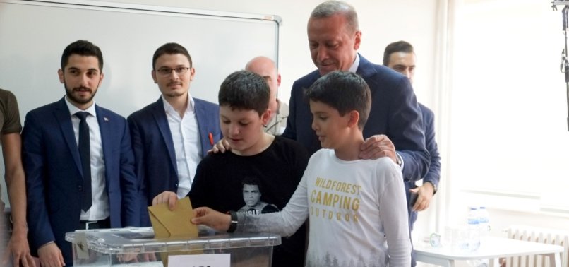 ERDOĞAN LED IN ALL BALLOT BOXES PRESIDENTIAL CANDIDATES CAST THEIR VOTES IN