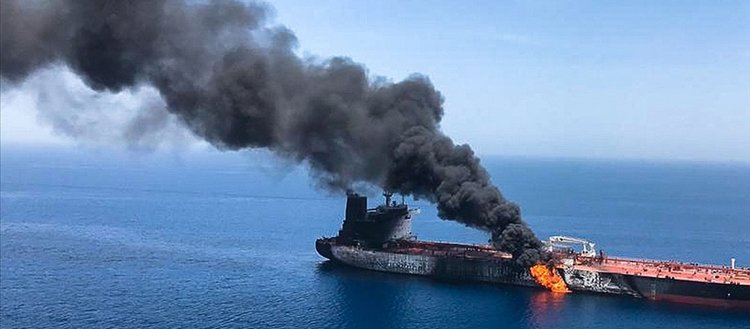 Suudi Arabistan’ın Cidde limanındaki bir petrol tankerinde patlama