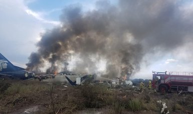 4 killed in small plane crash in Mexico