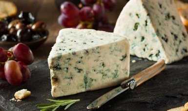 World's most expensive cheese breake record