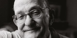 Kültür dünyamızın güler yüzlü çelebisi: Orhan Okay