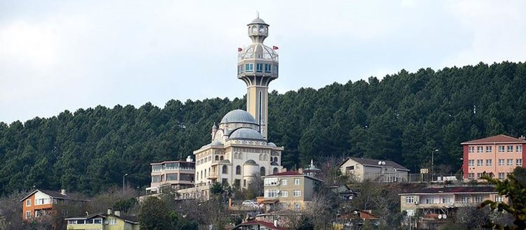 İstanbul manzaralı minareli kütüphane