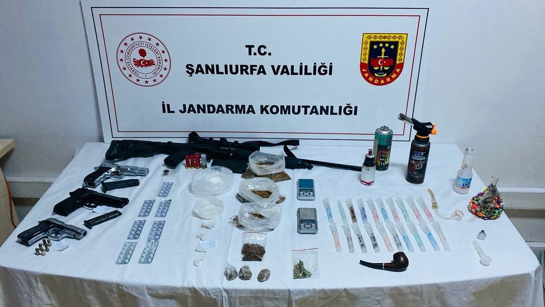 SİLAH KAÇAKÇILARINA OPERASYON