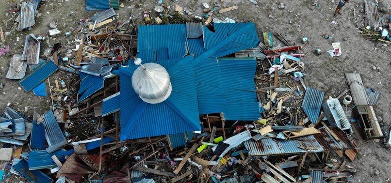 DEATH TOLL JUMPS TO 1,234 IN INDONESIA FOLLOWING QUAKES, TSUNAMI