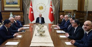 Erdoğan meets Polish security chief, Romanian security adviser