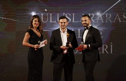 MirzaParlakyiğiteYılınEnİyiGirişimciİşAdamıödülü