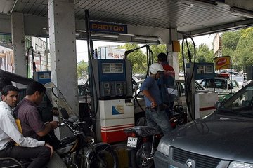 İran’da benzine yüzde 50 zam