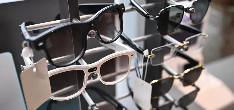 UK COURTS BAN META SMART GLASSES