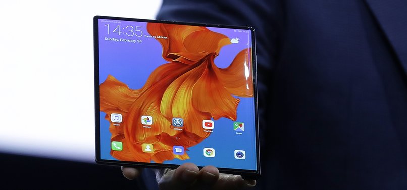 HUAWEI UNVEILS FOLDABLE 5G SMARTPHONE MATE X