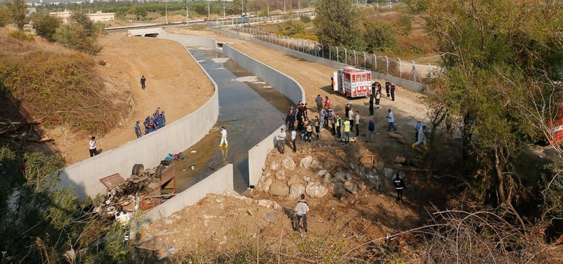 AT LEAST 22 KILLED AS MIGRANT VEHICLE CRASHES IN TURKEY: REPORTS