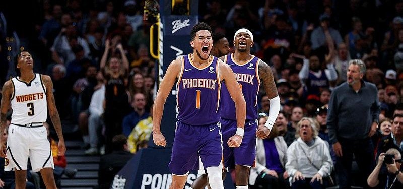 Devin Booker scores 49 at Nuggets as Suns clinch top seed