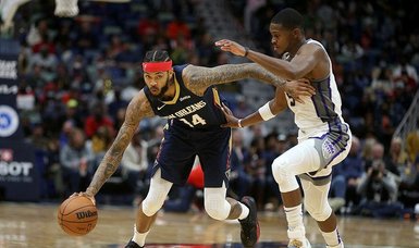 De'Aaron Fox leads Sacramento Kings past host Pelicans