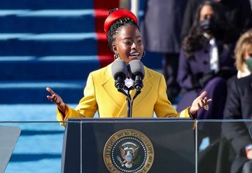 Amanda Gorman Moda Dünyasına Adım Attı