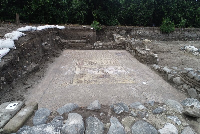 Mosaic with slave thanking God for his freedom unearthed in Turkey