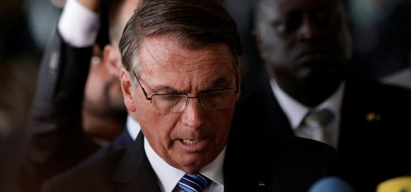 Lula demands Bolsonaro apologize to the army, Brazilians