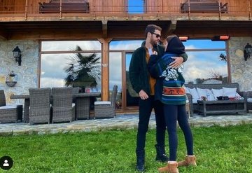Dağ evinden romantik kare
