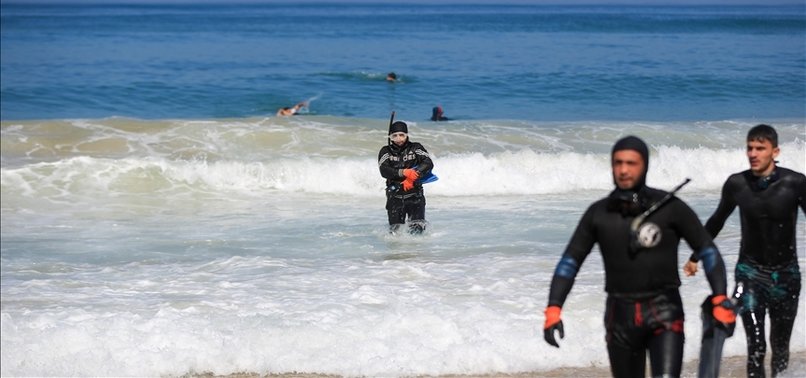 GAZAN DIVERS VOLUNTEER TO SEARCH FOR DROWN EGYPTIANS