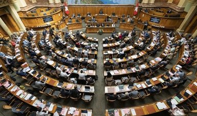 Swiss parliament approves military assistance for migration office
