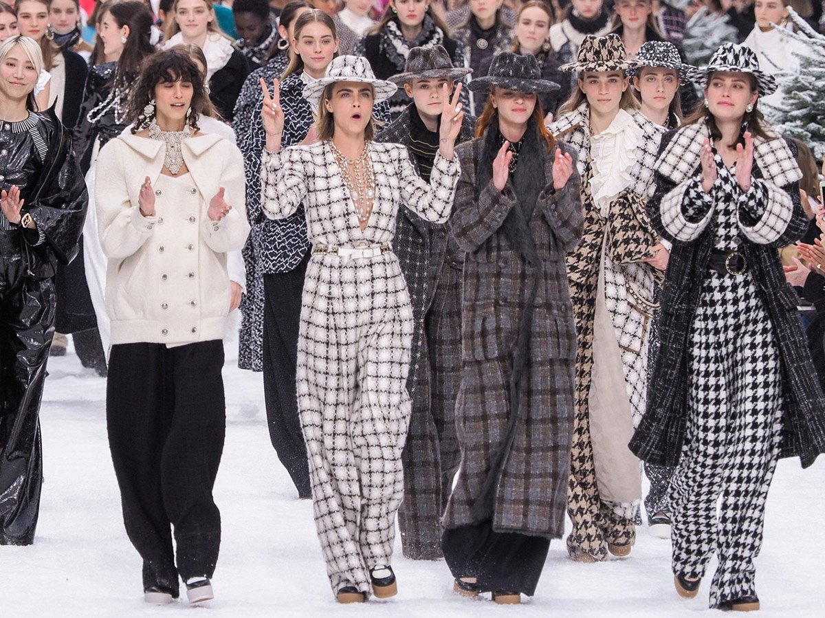 Paris Moda Haftası: Chanel defilesinde Karl Lagerfeld'e saygı duruşu -  Esquire