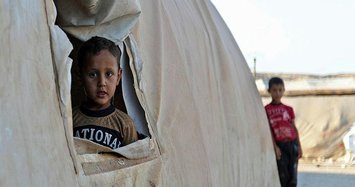 '300,000 Syrians take refuge near Turkish border'