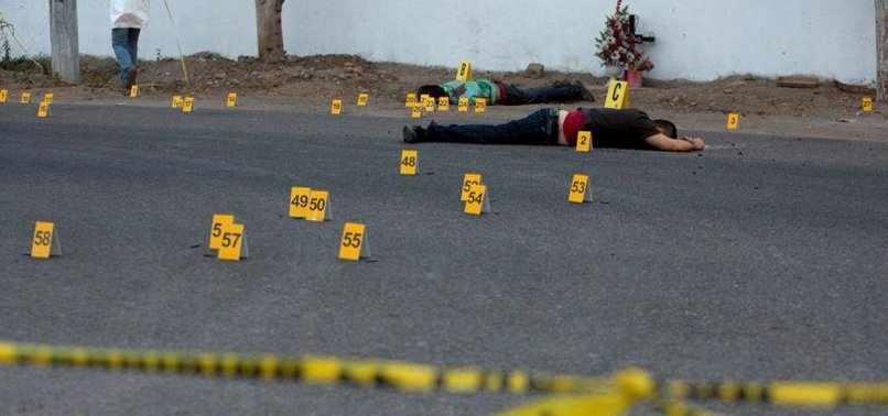 19 DEAD IN CLASH WITH MEXICAN POLICE