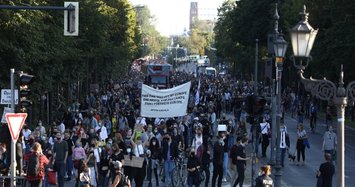 Thousands rally in Berlin for relocation of migrants from Greece