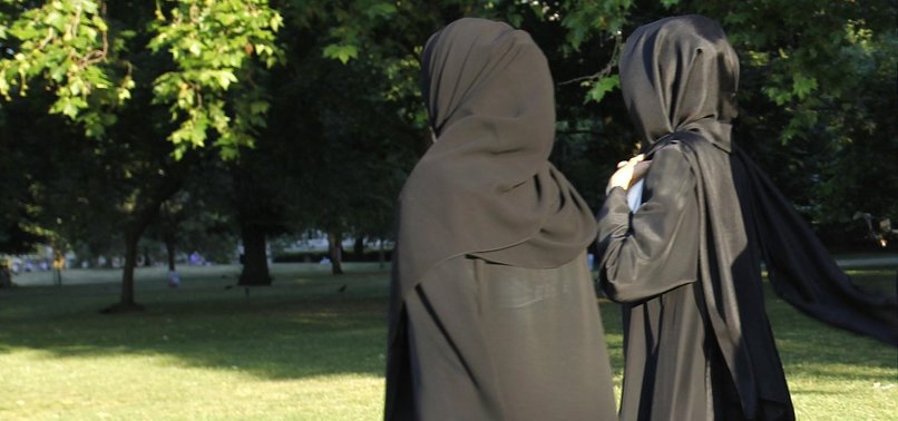 FRANCE TO BAN ABAYA OVERGARMENT IN SCHOOLS