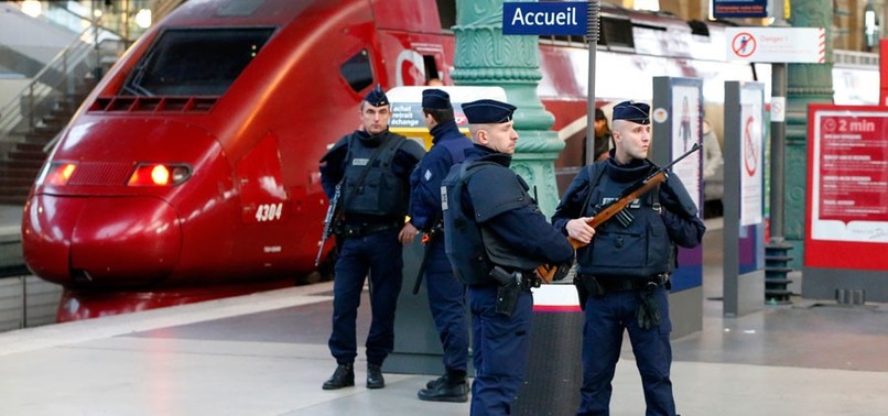 KNIFE-WIELDING MAN THREATENS POLICE AT PARIS TRAIN STATION