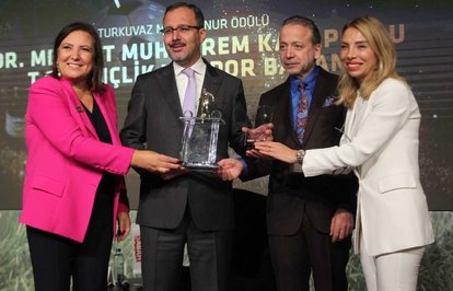 BakanKasapoğlunaTurkuvazMedyaOnurÖdülü