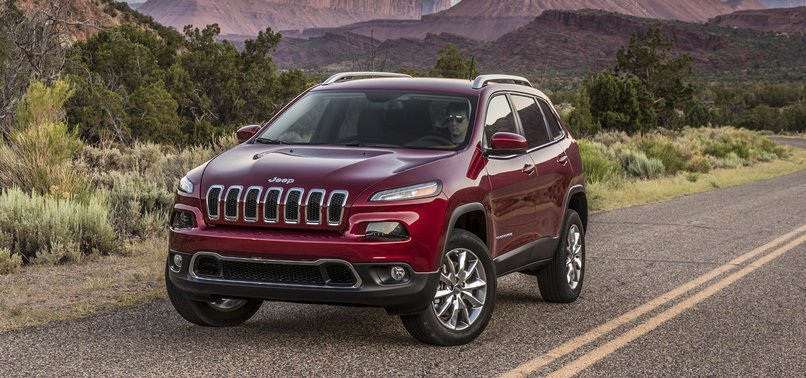NEARLY 700,000 JEEP, DODGE SUVS TO BE RECALLED DUE TO RISK OF ENGINES STALLING