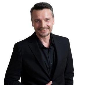 Hakan Eratik – Kimdir